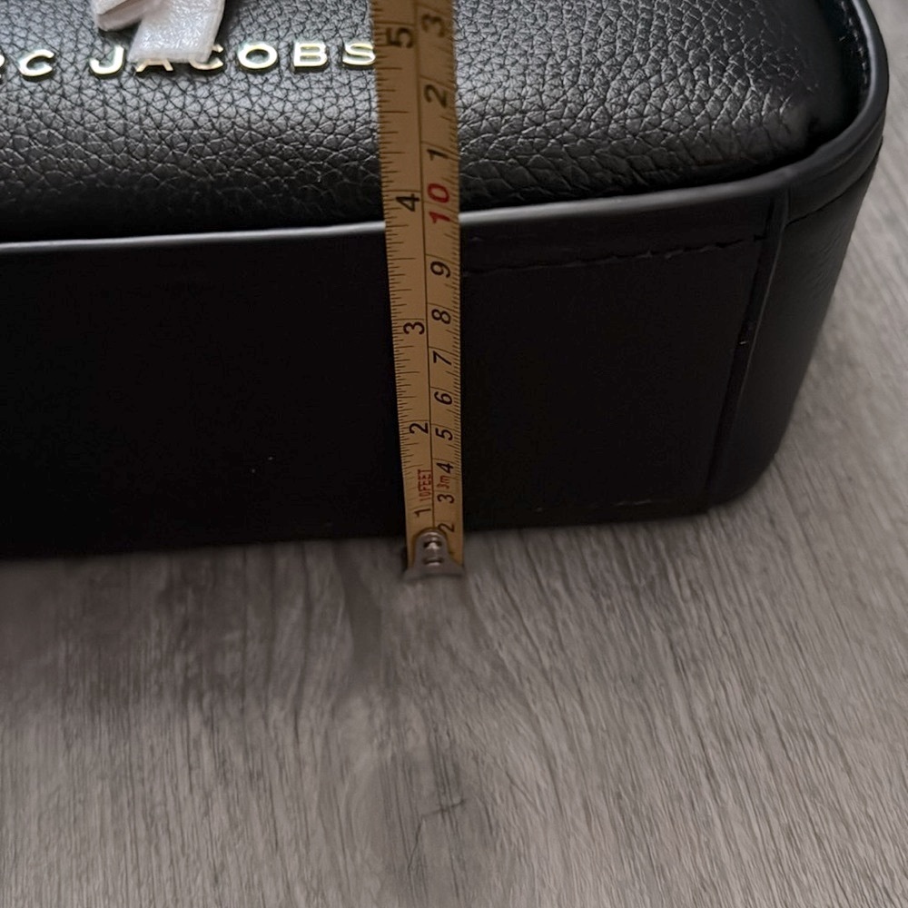 Marc Jacobs*Genuine Leather Crossbody - Black w/Goldtone Hardware 9”x9”x4” NWT! - Picture 4 of 16
